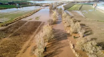 Manisa'da sağanak taşkınlara neden oldu