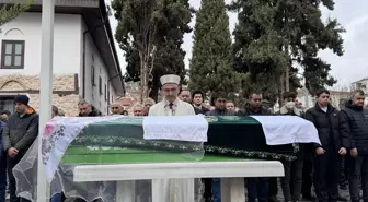 Mardin'deki trafik kazasında hayatını kaybedenlerden Ayşenur Kütükçü'nün cenazesi Bilecik'te defnedildi