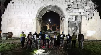 Mersin'de bisikletliler 6 Şubat depremlerinde hayatını kaybedenleri anmak için pedal çevirdi