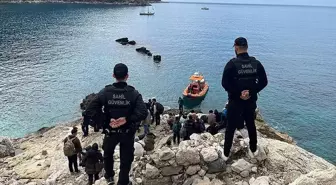 Muğla'da 60 düzensiz göçmen ve 1 göçmen kaçakçısı şüphelisi yakalandı