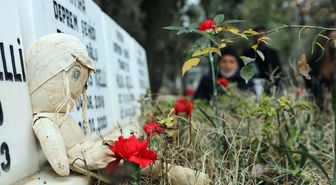 Oğlu, hamile gelini ve 2 torununu kaybeden baba: Mezarlık evimiz oldu