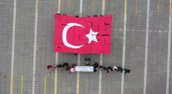 Özel öğrencilerden 'Bayrak sevgisi' temalı gösteri