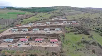 Sındırgı'da depremzedeler için yapılan kırsal konutların kaba inşaatları tamamlanıyor