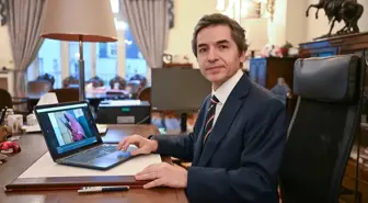 Türkiye'nin Londra Büyükelçisi Ertaş, AA'nın 'Yılın Kareleri' oylamasına katıldı