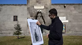 Üçüncü kuşak ressam kentteki tarihi eserleri tuvaline taşıyor