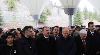 Usta yazar Bülent Akyürek, son yolculuğuna uğurlandı