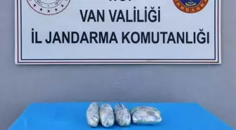 Van'da arazide 1 kilo 978 gram kubar esrar ele geçirildi