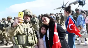 Almanya'da NATO tatbikatına katılacak Mehmetçikleri, aileleri uğurladı