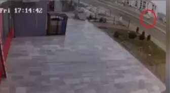 Diyarbakır'da takla atan otomobil yandı, sürücü yaralandı