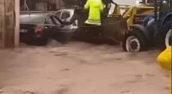 Hatay'da Şiddetli Sağanak Yağmur Sele Neden Oldu