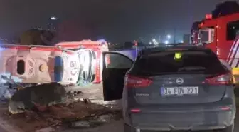 Kartal'da ambulans ile cip kafa kafaya çarpıştı: 2'si sağlık personeli 3 yaralı