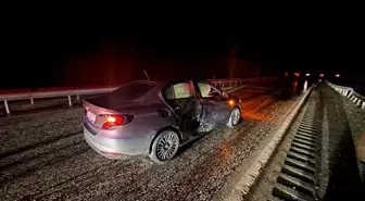 Manisa'da kaza yapan otomobile başka bir otomobil çarptı; 2 yaralı