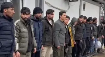 Hendek'te Kamyonette 20 Kaçak Göçmen Yakalandı