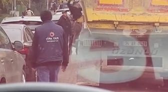 Güngören'de kaza yapan sürücülerin bıçaklı kavgası kamerada
