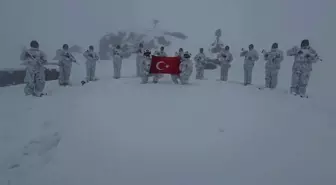 Hayırseverlerin ördüğü 200 bere, Mehmetçik'e teslim edildi