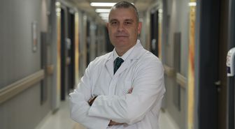 'Karanlıkta telefon kullanımı miyopiyi hızlandırıyor'