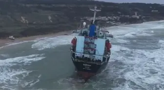 Sarıyer açıklarında karaya oturan kargo gemisi kurtarıldı
