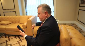 Bakan Bak, Kış Olimpiyat Oyunları'nda yarışacak milli sporcularla görüştü