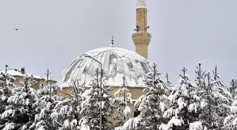 Erzurum'da kar yağışı; 775 mahalle yolu kapandı