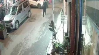 İstanbul-Beyoğlu'nda boynunda bıçak yarasıyla yere yığıldı; hastanede kendine gelince 'kendim yaptım' dedi