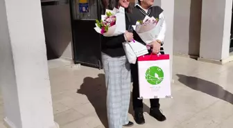 Kanseri yenen Fatma öğretmen öğrencilerine kavuştu