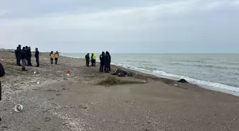 Karasu sahilinde erkek cesedi bulundu