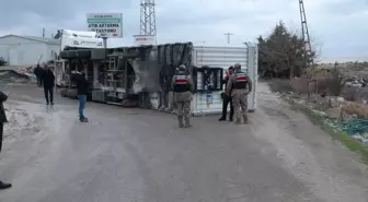 Kilis'te TIR devrildi