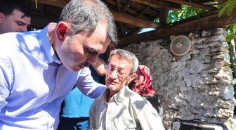 Ödemiş'teki Orman Yangınında Evi Yanan Cavit Özer'in Yeni Yuvası İnşa Ediliyor
