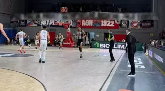 Yunanistan'da hem Türk polisine hem de Beşiktaş'a skandal saldırı