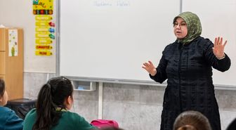 28 Şubat süreci mağduru başörtülü öğretmenler, yeniden öğrencilerine kavuşmaktan mutlu