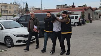 Adana'da camını kırdıkları araçlardan hırsızlık yapan 2 zanlı tutuklandı