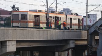 Adana'da hafif raylı sistemin bir vagonu raydan çıktı