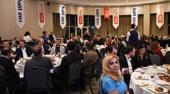 Adana'da koruyucu aileler ve evlatları iftar programında buluştu