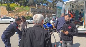 Adana'da otomobille çarpışan motosikletin sürücüsü yaralandı