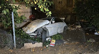 Adana'da şarampole devrilen otomobilin sürücüsü öldü, annesi yaralandı