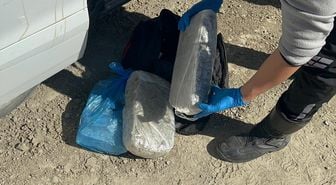 Adana'da uyuşturucu operasyonunda yakalanan 2 zanlı tutuklandı