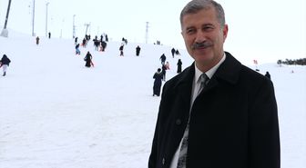 Ağrı İbrahim Çeçen Üniversitesinden engelli yüzücülere kayak merkezinde moral etkinliği