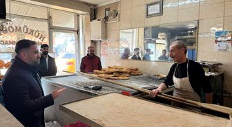 AK Parti Elazığ Gençlik Kollarından Baskil'de esnaf ziyareti