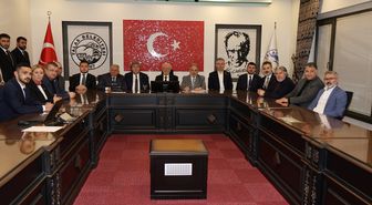 AK Parti Genel Başkanvekili Elitaş, Talas Belediye Başkanı Yalçın'ı ziyaret etti