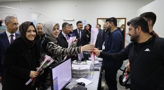 AK Parti Kadın Kolları Başkanı Ercan, Şanlıurfa'da sağlık çalışanlarını ziyaret etti