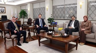 AK Partili Güler, Aksu ve Toy, Bakan Bayraktar'la bir araya geldi