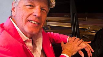 Alman piyanist Uwe Dringenberg'in Türk eserlerine yorumu, sosyal medyada yoğun ilgi gördü