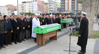 Amasya'da biyogaz tesisinde gazdan zehirlenerek ölen 3 kişi son yolculuklarına uğurlandı