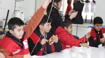 Amasya'da öğrenciler kendi oyuncaklarını yaptı