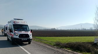 Amasya'da panelvan yoldan çıkıp tarlaya savruldu, 8 kişi yaralandı