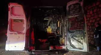 Amasya'da seyir halindeyken yangın çıkan nakil aracındaki hasta ile refakatçileri kurtarıldı