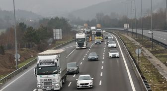 Anadolu Otoyolu'nun Bolu ve Düzce kesiminde bayram tatili hareketliliği kısmen başladı