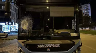 Antalya'da halk otobüsünün araç ve yayalara çarpması sonucu 5 kişi yaralandı