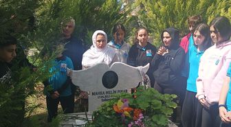 Antalya'da köpeklerden kaçarken kamyonun çarptığı Mahra, ölümünün 3. yılında anıldı