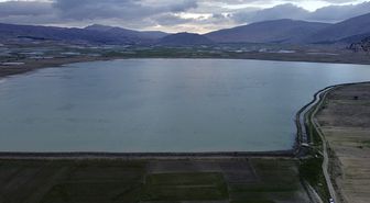 Antalya'da sağanak nedeniyle tarım arazileri su altında kaldı